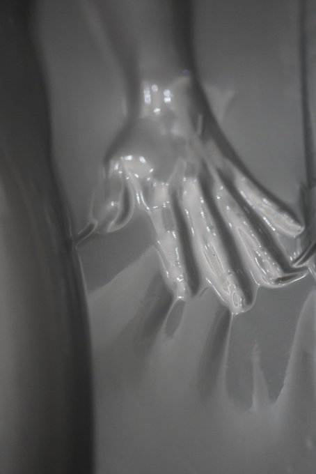 新到的@SzegedMansion 金属银真空床，超久没发推，感谢大家还关注着我🎃 视频马上就来 Fabulous metallic silver vacbed from @SzegedMansion<a class="tags" target="_blank" title="On Twitter" href="/?out=eyJ0eXAiOiJKV1QiLCJhbGciOiJIUzUxMiJ9.eyJpYXQiOjE3MjE0MjUxMTEsImlzcyI6InR3cG9ybnN0YXJzLmNvbSIsIm5iZiI6MTcyMTQyNTExMSwiZXhwIjoxNzUyOTYxMTExLCJyZWRpcmVjdF91cmwiOiJodHRwczovL3R3aXR0ZXIuY29tL1N6ZWdlZE1hbnNpb24ifQ.DyV9NzWpodQ2CQJHxoHk9HxQB0FiXbKz6pmqqPU1DGdcC7M-MSFxU_N4d7Lj4Wk0V_8LZtJeXo72GeiMv8RNKw">@SzegedMansion</a><a href="/tag/latex"class="tags"><span>#latex</span></a><a href="/tag/vacbed"class="tags"><span>#vacbed</span></a><a href="/tag/%E7%9C%9F%E7%A9%BA%E5%BA%8A"class="tags"><span>#真空床</span></a><a href="/tag/%E4%B9%B3%E8%83%B6%E8%A1%A3"class="tags"><span>#乳胶衣</span></a><a href="/tag/%E3%83%90%E3%82%AD%E3%83%A5%E3%83%BC%E3%83%A0%E3%83%99%E3%83%83%E3%83%89"class="tags"><span>#バキュームベッド</span></a>