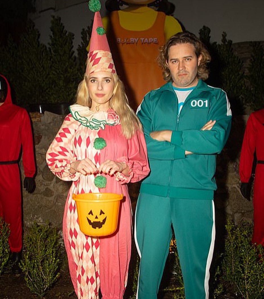 EmmaRobertsBr's tweet photo. LINDA! Emma Roberts e Michael Braun em uma festa de Halloween ontem. <3 https://t.co/KuCcr5UTf2