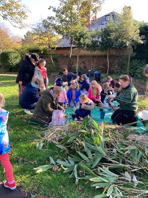 MerrilocksPark's tweet photo. Wonderful to see lots of happy children engrossed in making Bug Hotels with Park Warden, Angela. Well done to Pollyanna for making the first hotel, complete with grass roof, which now takes pride of place in the Park and a new home for bugs and minibeasts! #bughotel #community https://t.co/kgIKAphkk7