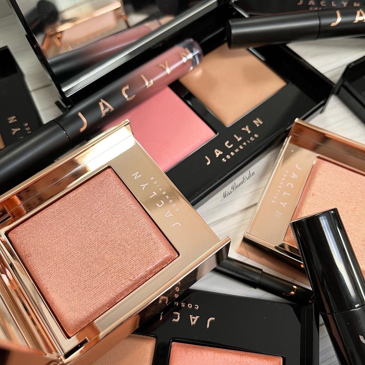 I’ve been taking advantage of the 50% off at <a href="/MorpheBrushes/">Morphe</a> so ya girl just had to get more <a href="/jaclyncosmetics/">Jaclyn Cosmetics</a> products! They’re my absolute favorite!  I’m sad the face it all brightening &amp; setting palette in medium to tan was sold out😩