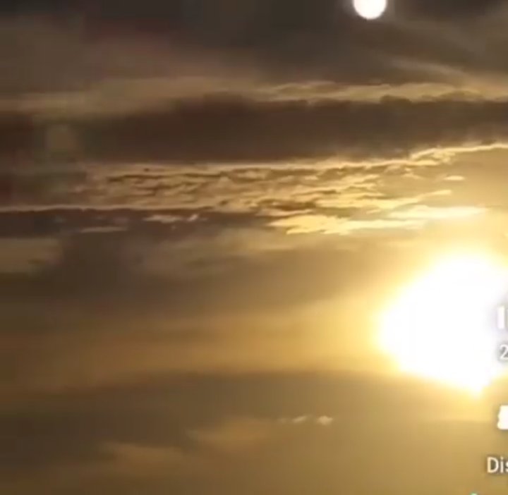 LordSTILL's tweet photo. #2SUN #TWOSUNS: "kick it & chill" Shouldn't you be Cutting/Carving up WOOD 🪵 #REDSUN??? Shouldn't you be cutting/caring up #REDGranite #REDSUN? Shouldn't you be #Creating something within & OF #Creation #REDSUN? Shouldn't u be transmuting #Understsnding via osmosis #REDSUN??? https://t.co/nMFFZbnrkk