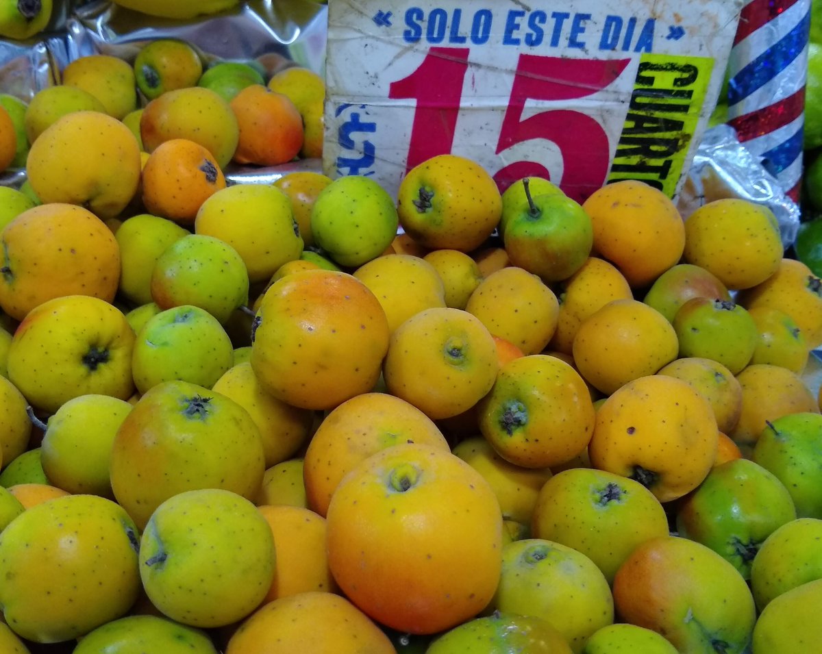 🍊 Domingo de mercado y frutas de temporada 🍋  
 #villadecortés #detemporada #vecinos #felizdomingo #mercado