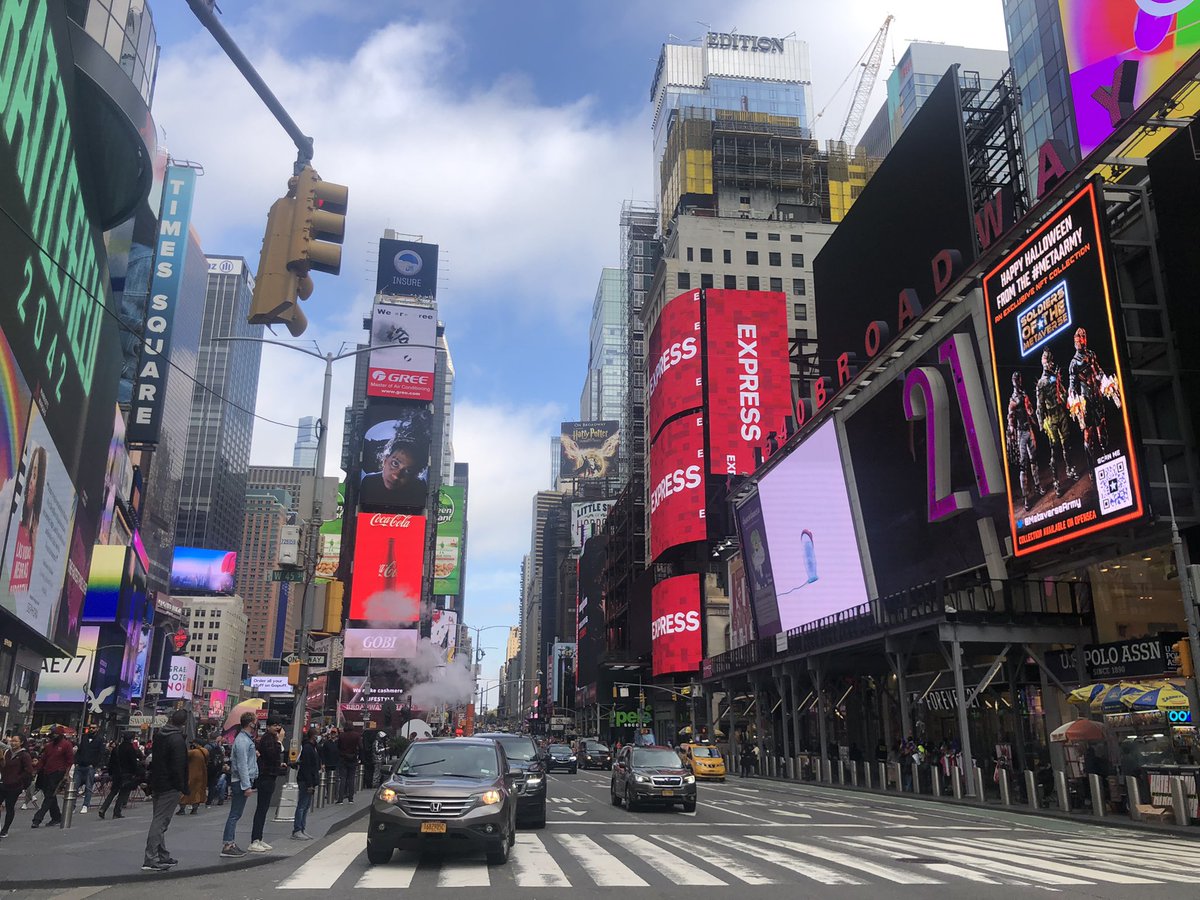 #MetaArmy in the heart of the fight. 

We out here in #NYC #TimeSquare spreading the #SOTM roadmap and plan of action. Get ready #NYCNFT! 

This army is prepared to defend the #Metaverse! 

#meta #nfts #nftart #NFTCommmunity #CryptoGaming