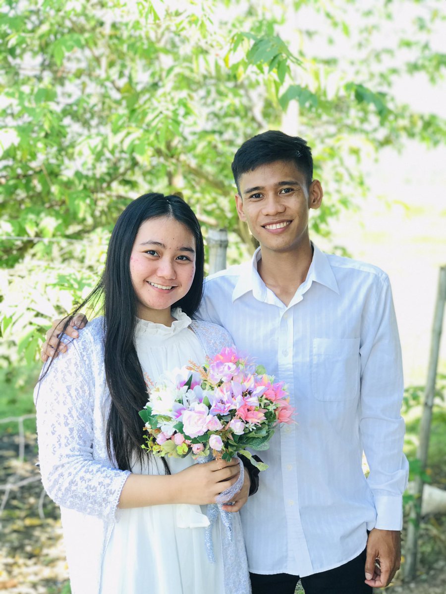 kmllctapiru's tweet photo. Mamahalin kita hanggang sa huli kong hininga, Awa at tulong Dios 🤍

Nakasal na ako sa Iglesia 🥺 Salamat po sa Dios 😭🎉

#MCGIMassWedding https://t.co/N6pwh7wIWN
