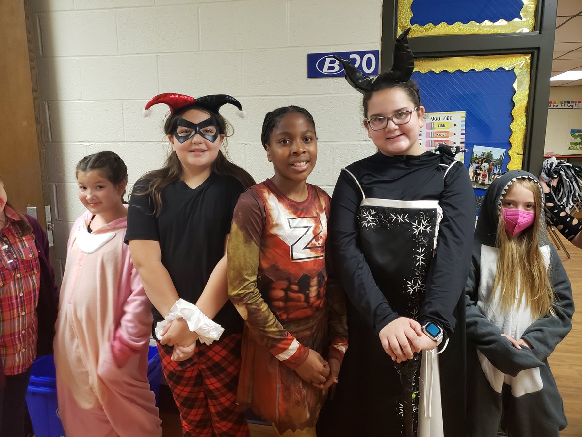 BCSspiker's tweet photo. 4th Grade Halloween Fun 2021! https://t.co/PnWytjYiKU