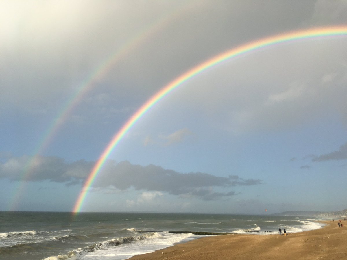 Quolti's tweet photo. #france2 photos prises cet après midi (17h) à Villers sur Mer (14) https://t.co/P2cu88zOCb