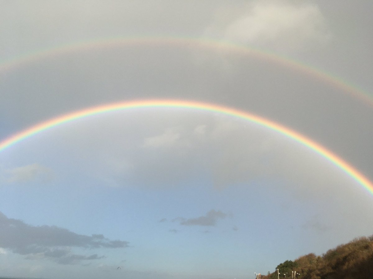 Quolti's tweet photo. #france2 photos prises cet après midi (17h) à Villers sur Mer (14) https://t.co/P2cu88zOCb