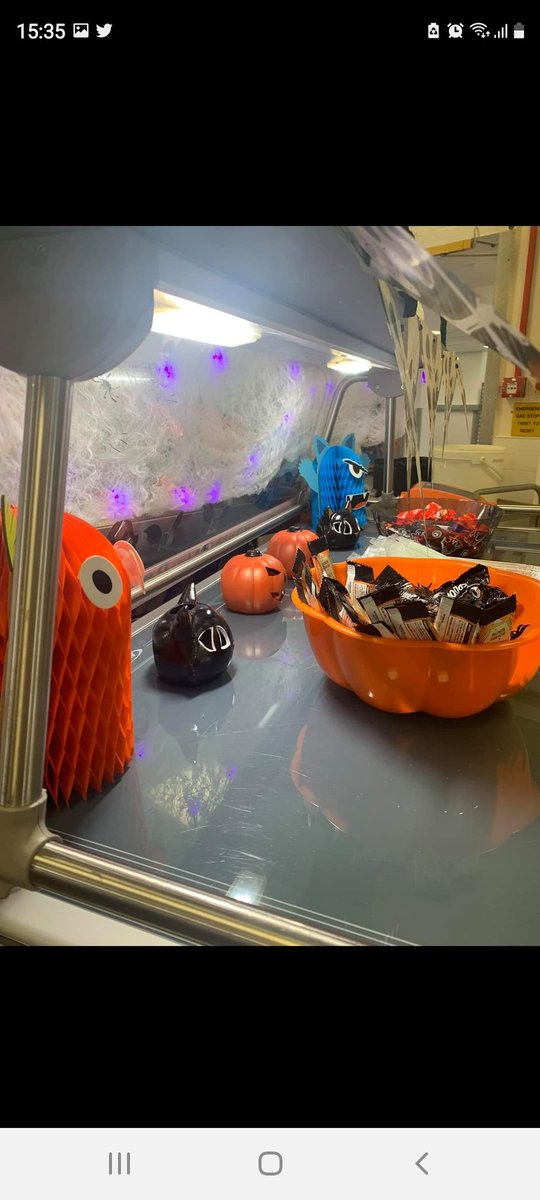djfish04's tweet photo. @WWLNHS 
 🎃👻Happy Halloween 👻 🎃 Rainbow Ward 
#RAEI catering department https://t.co/UKfBUhFvc5