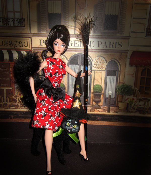 dollsaga's tweet photo. Barbie enjoys her Boo Time!
#Beautime #BestBow
#HappyHalloween2021 #HappyHalloween https://t.co/WabE1JWhEM