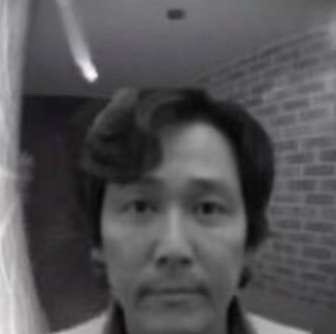 pleasedshibe's tweet image. me standing outside roblox headquarters to fix this shit myself #robloxshutdown