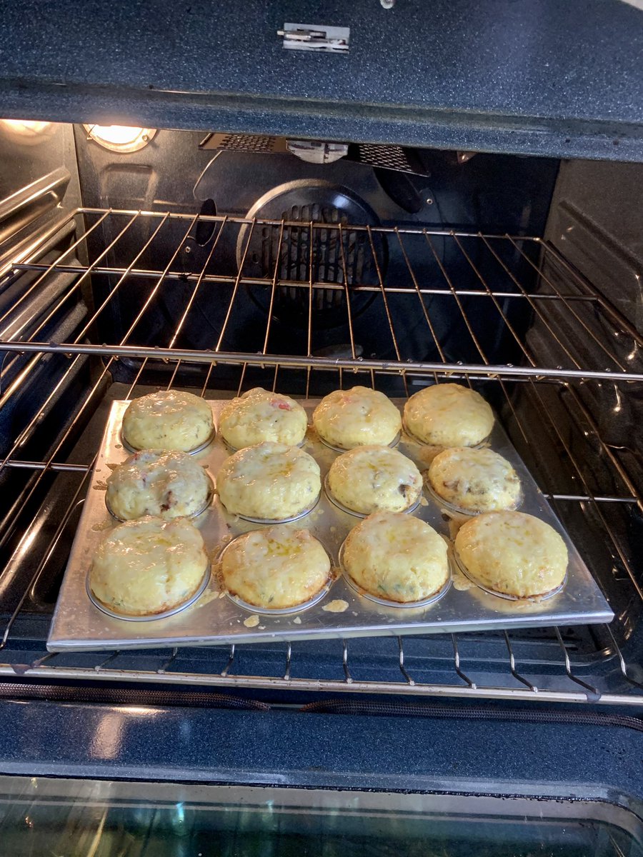 leerich__'s tweet photo. 🤤… #CupcakeQuiche #yum #ClientTasting https://t.co/BVAUf2FSam