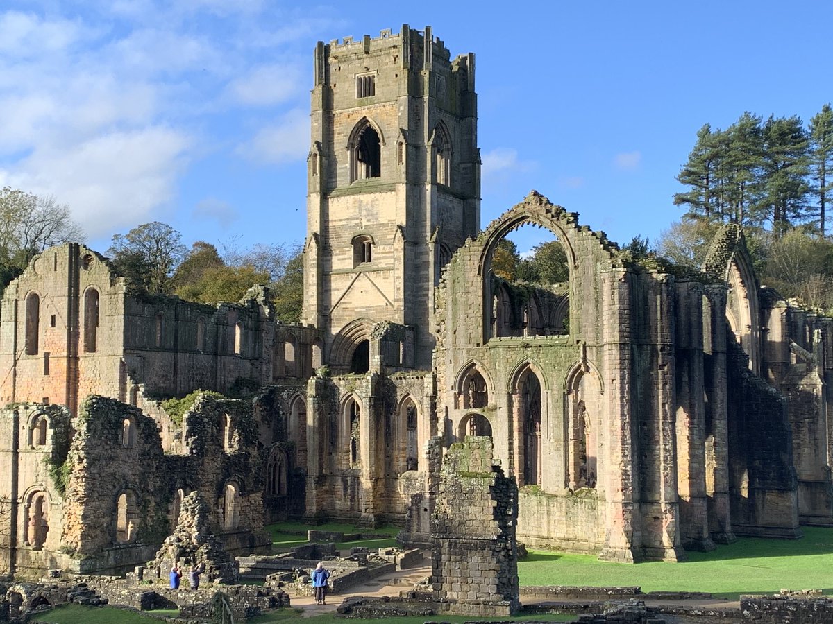 jjohnstorey's tweet photo. ⁦@fountainsabbey⁩ a lovely autumn afternoon in Fountain’s Abbey. https://t.co/Zgpbkqw3wK