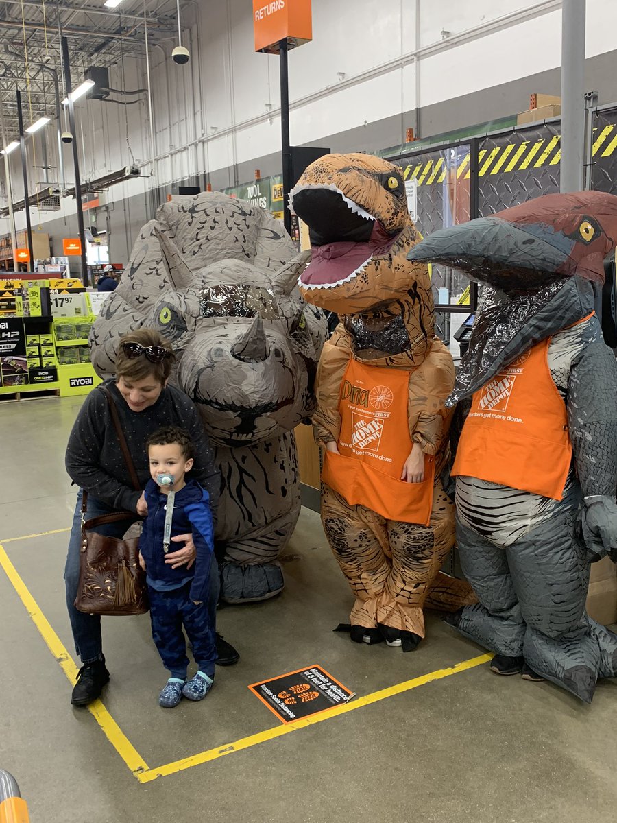 BackSammie's tweet photo. Happy Halloween the Kiddos are loving it and we had a devil come in @JamieHa18924176 @EldredPeterson @DavidRidenour19 @jerryshoemake10 @THD2301 @jnny_hd @JaelynnDerrico2 https://t.co/HAEN8j6Leg