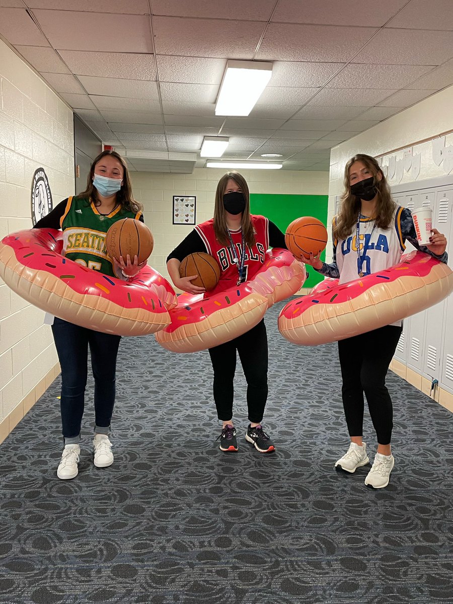 Miss Pantos tweet media