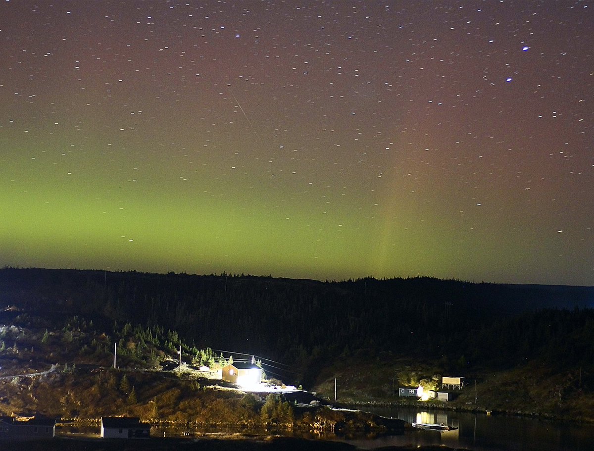 #Aurora #AuroraBorealis #NorthernLights Beautiful northern lights over champneys West NL saturday night! Couldn’t see with the naked eye but my camera cut these beautiful shots!
