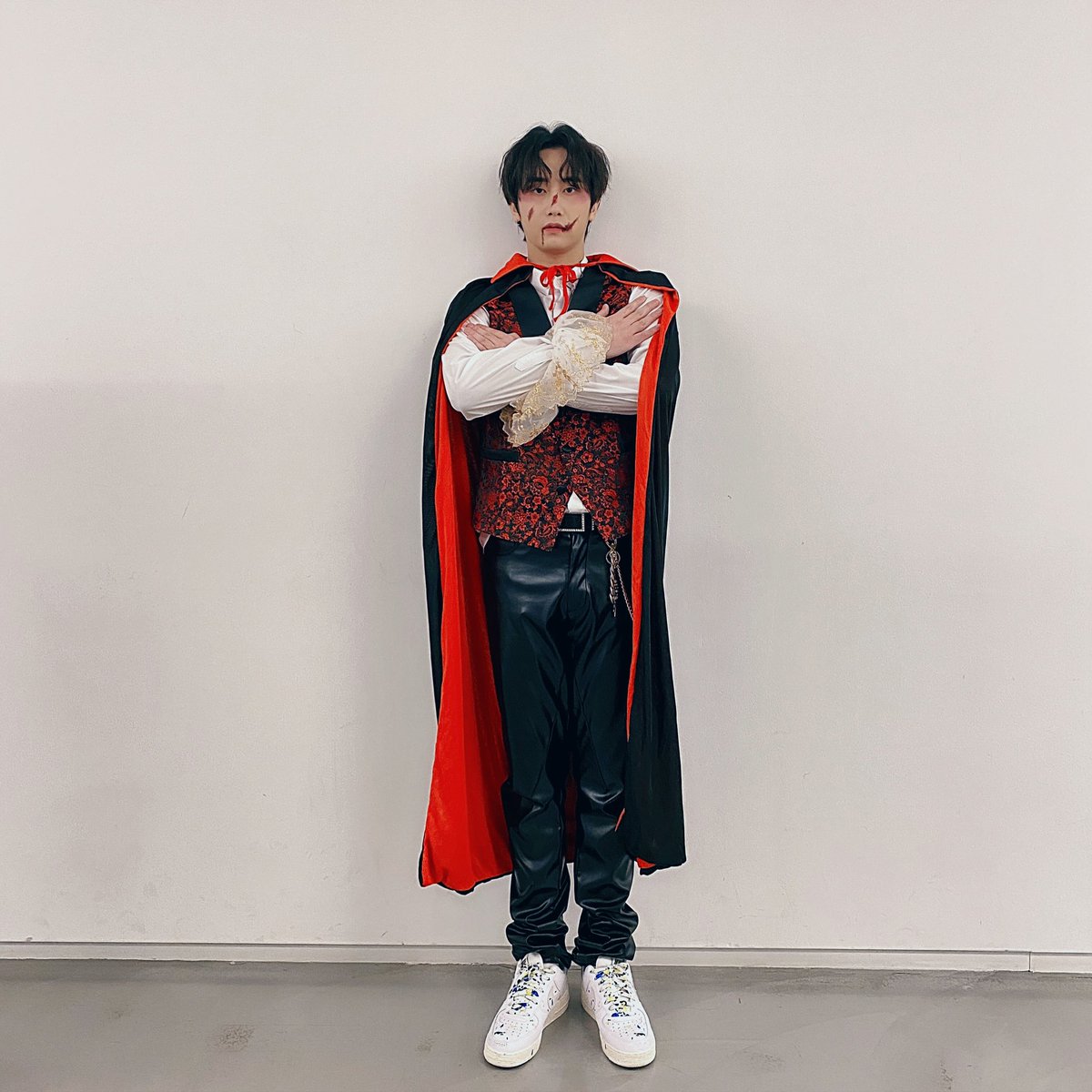 mystyle1103's tweet photo. [📸]

#드라큐라생 

예스들 즐거웠나요~~?!
다음에 또 만나요 💚
⠀
#허영생 #HeoYoungSaeng  #ホヨンセン⠀
#MI_CASA_SU_CASA #미카사수카사 https://t.co/lGGtyfMGli
