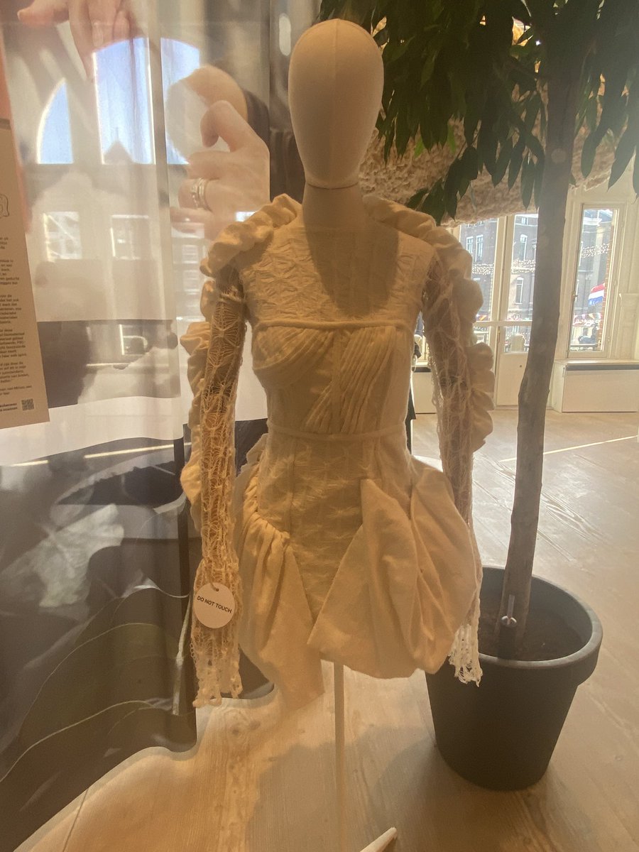 FashionPc's tweet photo. Fashion for Good Museum in Amsterdam.
#slowfashion 
#whomademyclothes https://t.co/Eh6wpDBy1k