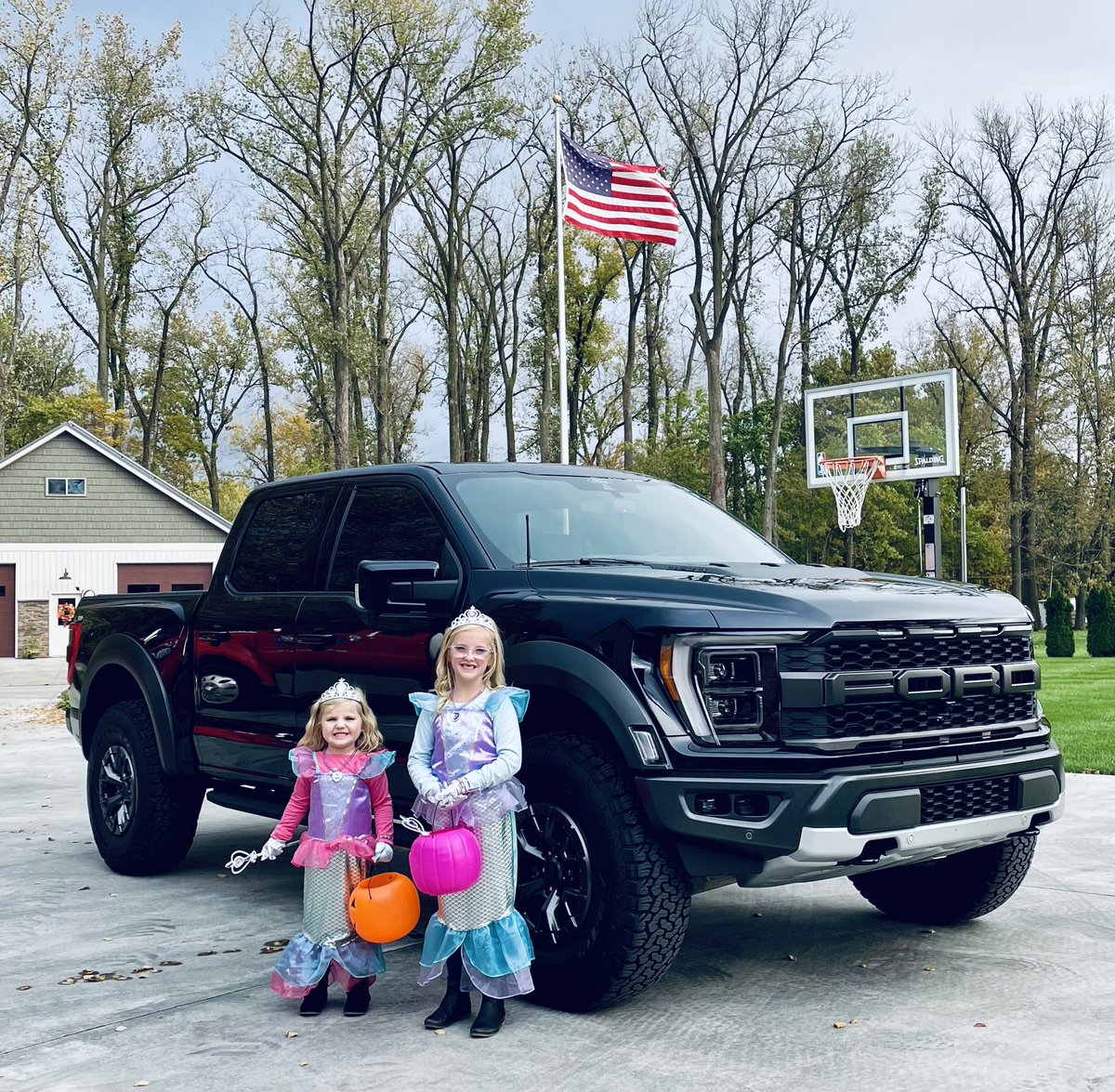 TheReal_JCC's tweet photo. These 2 mermaids are all ready for trick or treating in their dad’s Gen3 Raptor.  @Ford @jimfarley98 @mrlevine https://t.co/XAbkuFLxWT