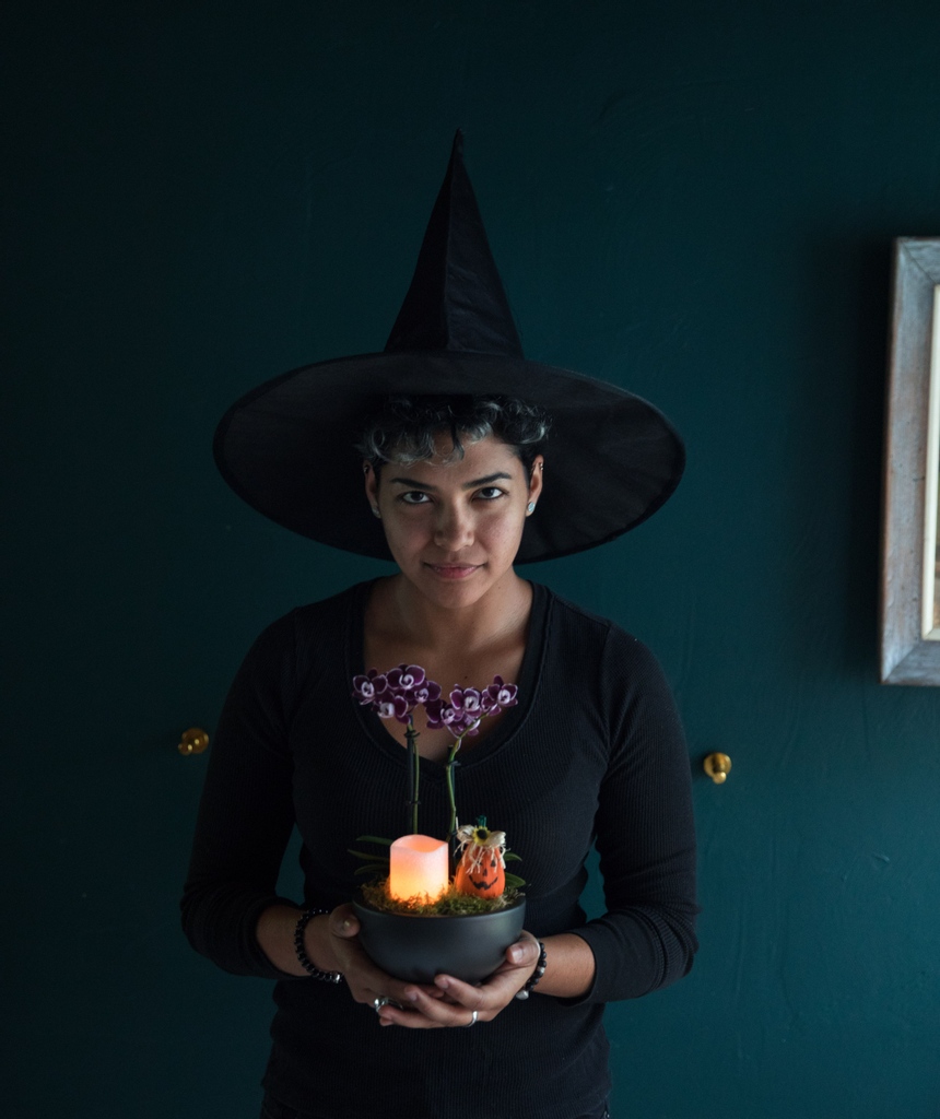 “Trick or treat, a bag of sweets, ghosts are walking down the street.”

Happy Halloween everyone!