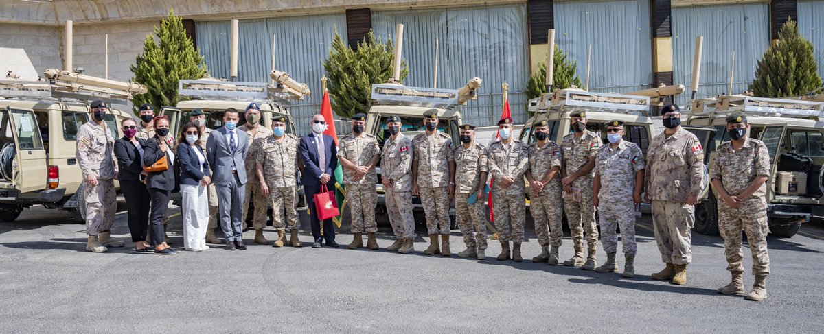 CanEmbJordan's tweet photo. This is #OpIMPACT in action! 👇 Canada and @UNOPS delivered 11 #ultraelectronics radios along the #Jordan border. @ArmedForcesJO in the line of fire will have the tools to execute their duties safely.
#CTCBP
#StrongSecureEngaged
@DonicaPottie
@JTF_FOI_Impact
@CanadianForces https://t.co/11dpGUt3hP