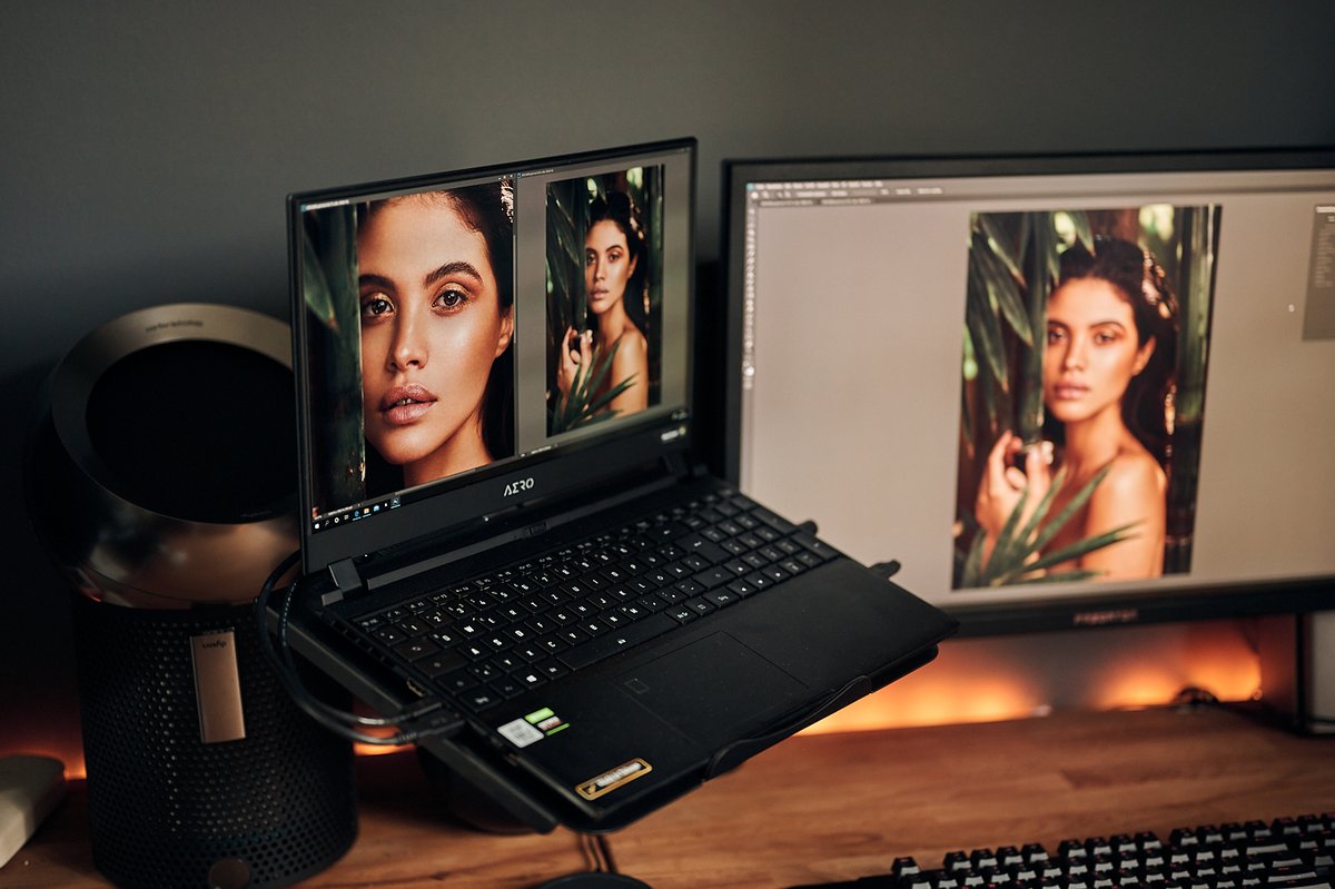 AorusOfficial's tweet photo. Work mode on with AERO 15 OLED and the best color accuracy. 
📷 dgtlcraft postproduction

#PerformanceAboveAll #AERO #CreatorLaptop https://t.co/leGOxXgysO