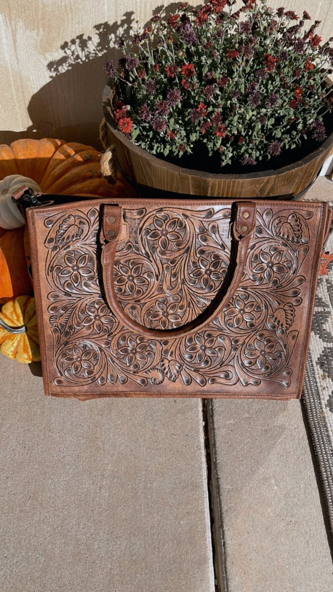 ziacactusb's tweet photo. Need a bag or a wallet? We gotcha 😎 https://t.co/WH9tNqv4Gj
