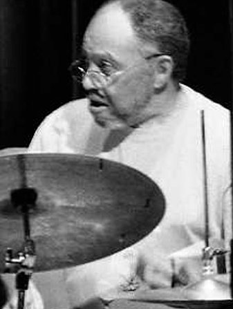 newjazzword's tweet photo. #TheVeryCupofTrembling @astspiritsrec is an instance of #veteran #AlvinFielder (pic:#SOConnor)#drums' path of #textural cooperation w. @younger #improvisers #DavidDove #trombone #JasonJackson #sax + @Damonatbpa #bass Review: https://t.co/rgfBcwkBFY
#Texas #Mississippi #freejazz https://t.co/G7HC2KT0wV