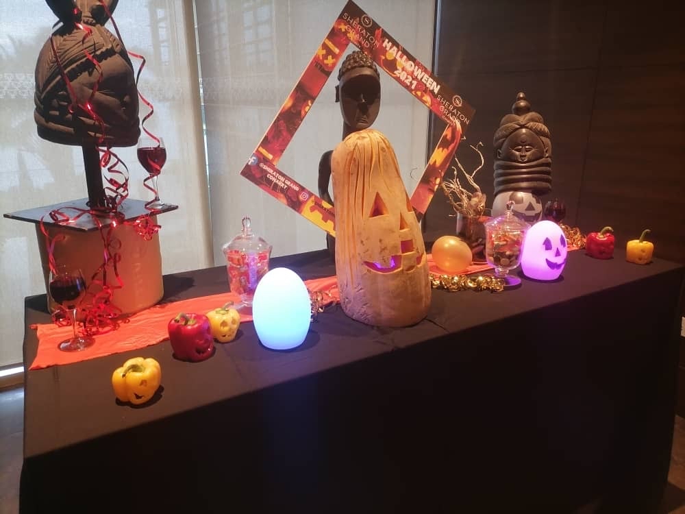 ConakrySheraton's tweet photo. Halloween Au Sheraton Grand Conakry Hôtel 🎃 💀

#halloween #sheraton #halloweenparty #halloweendinner #halloween2021 https://t.co/ZwdE4nXGl5