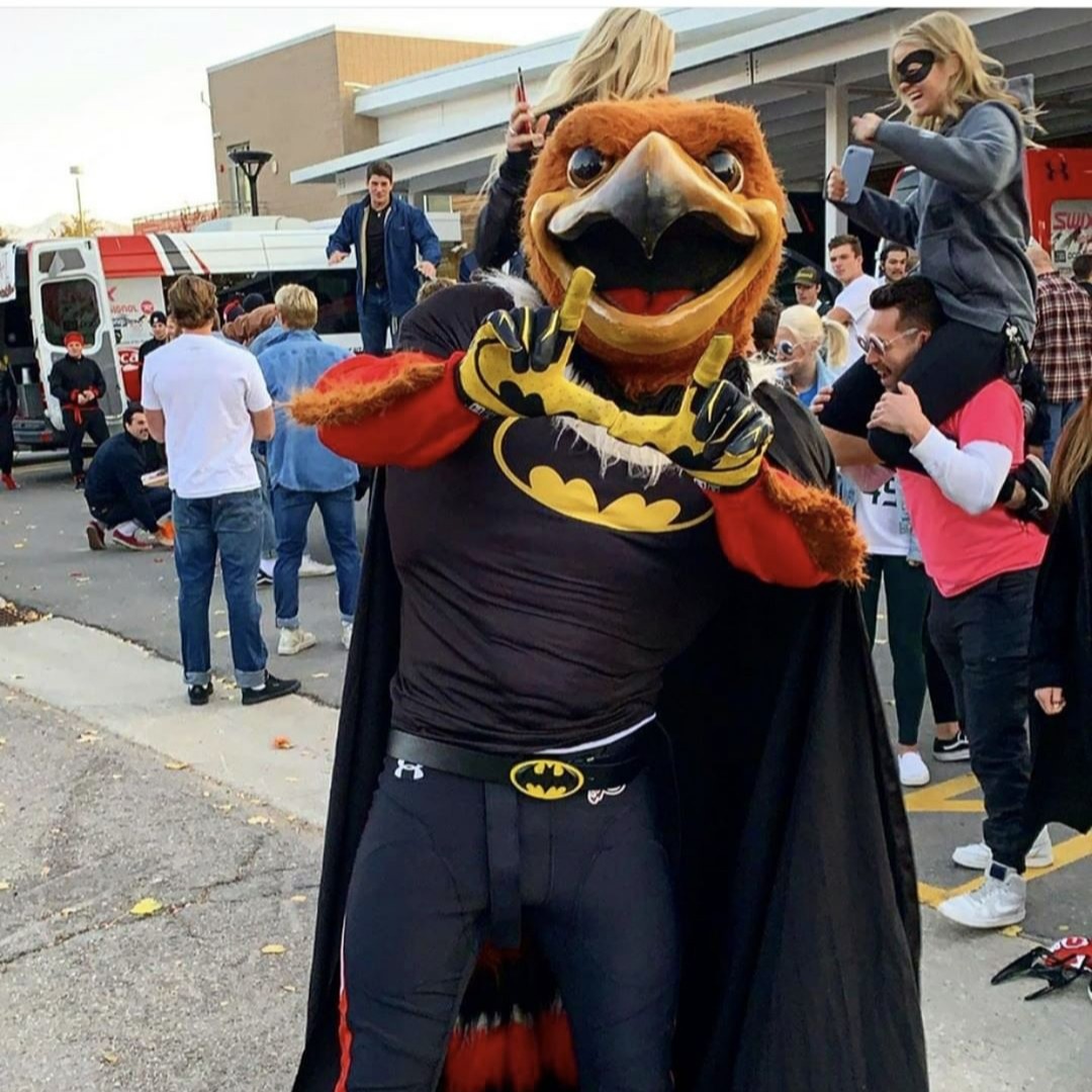 utahalumni's tweet photo. Happy Halloween to our Utah family! π¦π
.
.
.
#UtahAlumni #UtahSwoop https://t.co/Do4OKFcbnY