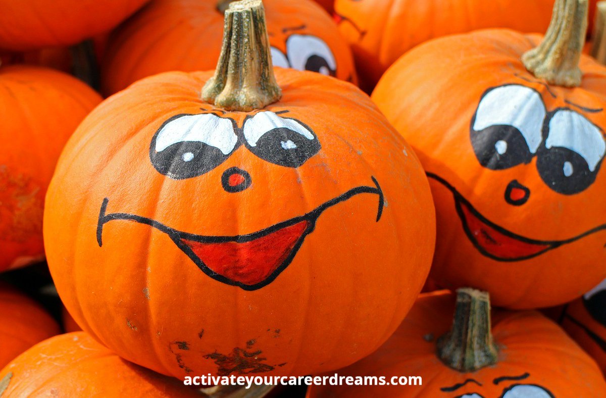 CareerActivator's tweet photo. 🎃Happy Halloween! 🎃

What's your best productivity trick?  🤸‍♀️
What's your favorite reward and treat for getting things done? 🍬 https://t.co/kI5rEN7JVK