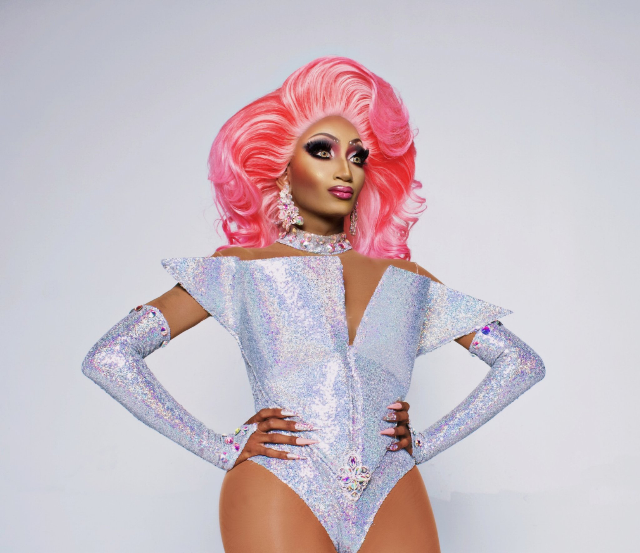 Angeria The Queen VanMicheals on X PINK WIG THICK A GIVE EM WHIPLASH https t DcHFPEAvsQ X