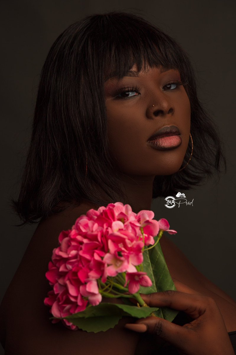Lima_Coulibaly's tweet photo. Octobre tire à ça fin… 

La lutte contre le cancer du seins c’est tous les jours ! Alors, nous devons y penser pendant #OctobreRose 🎀 et toute l'année ! 
Faisons nous dépister 🌸 https://t.co/LlZ9aOWQs2