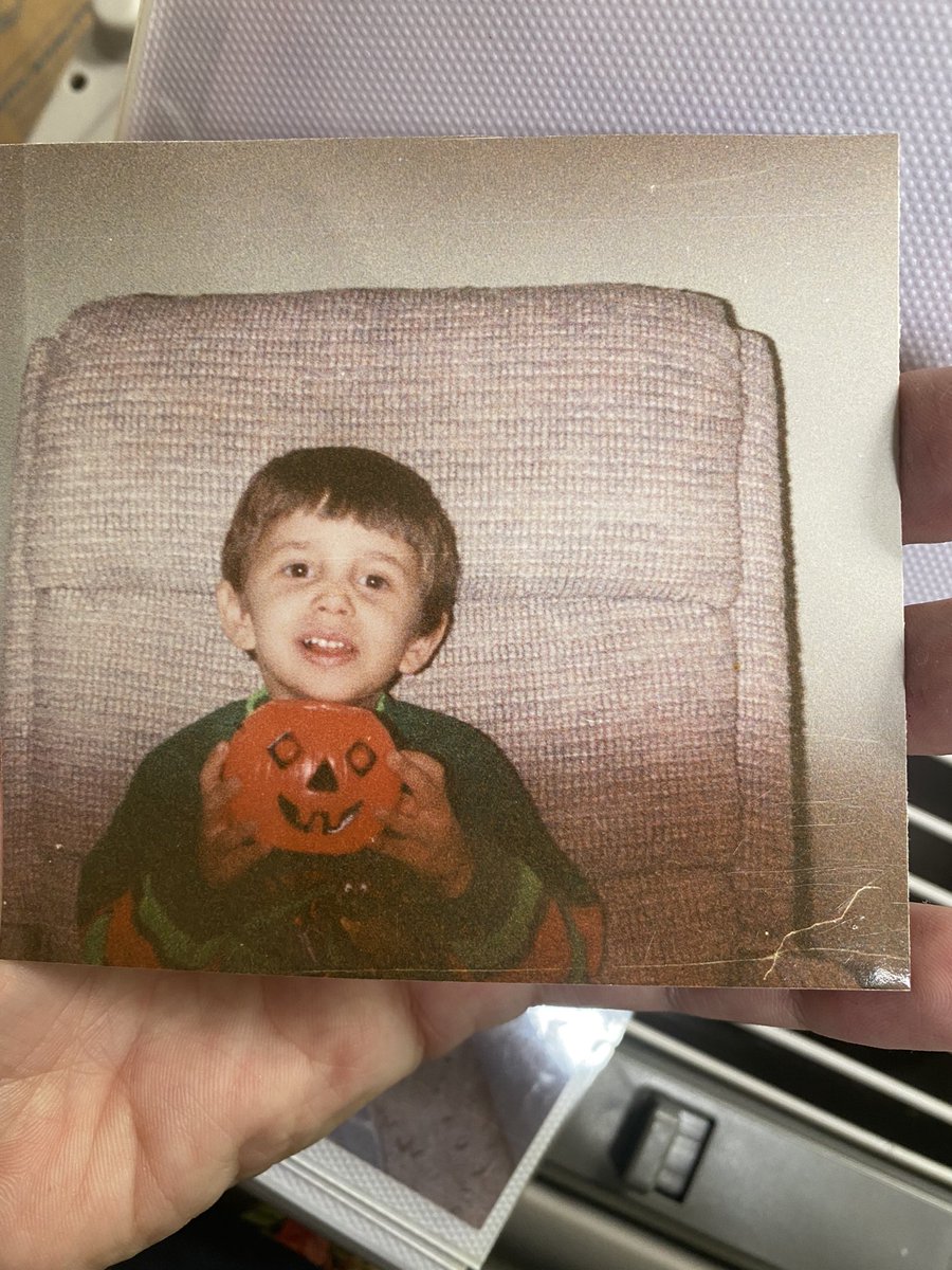 reikimatt's tweet photo. Happy Halloween from 90s Matt π @THETAtv #ThetaToT @ThetaDrop #Halloween2021 #halloween #halloweencostume https://t.co/bL6xI1Z43b