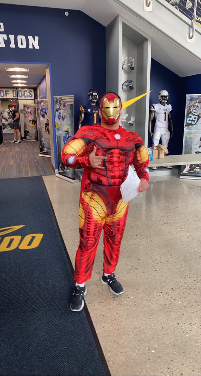 CoachAvila50's tweet image. Walk thru fit today! 
#3000 #11as🚀