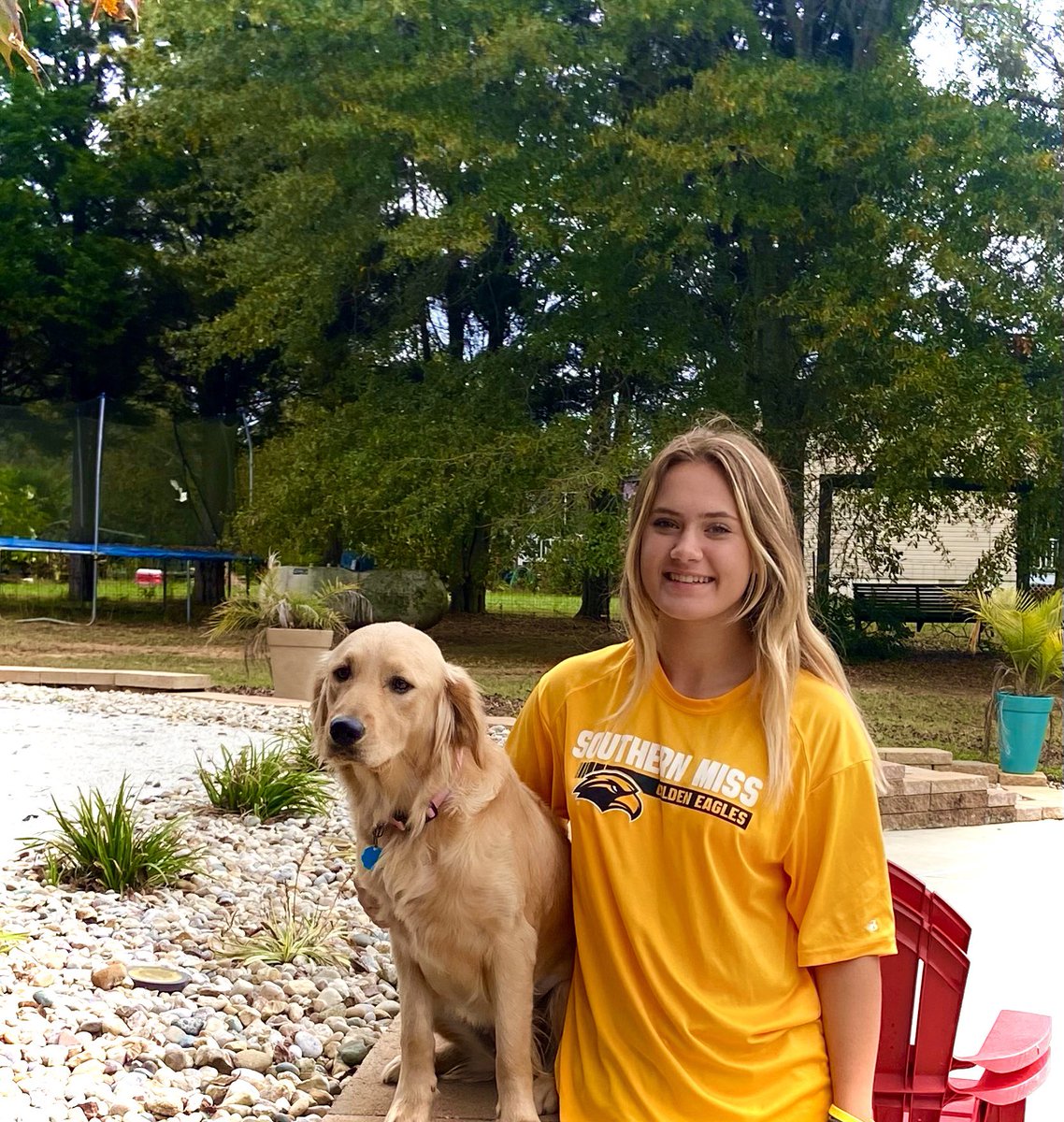echandler2023's tweet photo. I’m so blessed and excited!!! 🖤💛🖤@SouthernMissSB @_CoachLevin @CoachMulvany @MojoLewis @KristenBGregory https://t.co/SpYRtEdqxo