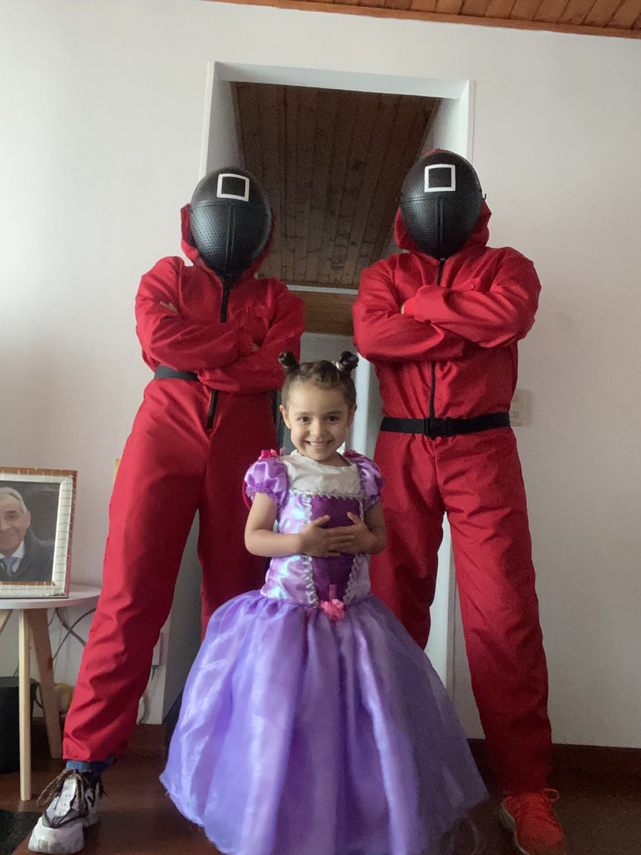 fktrainer's tweet photo. #ElJuegoDelCalamar #Rapunzel #halloween2021 https://t.co/mzR3I6MnZH