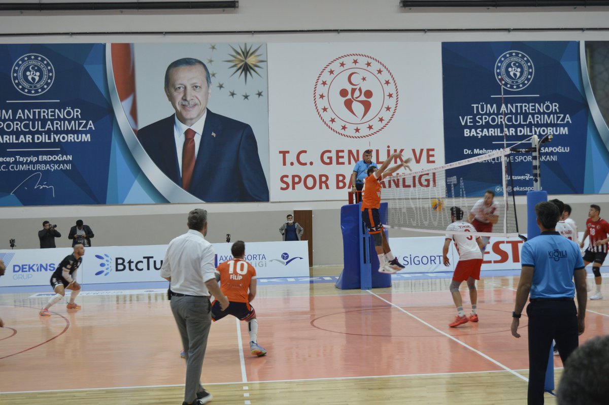 mardinipekyolum's tweet photo. Mezopotamya’nın Efeleri Yeni Kızıltepe Spor, Spor Toto’ya set bile vermeyerek 3-0 yendi

https://t.co/SO1lkMp5UD https://t.co/OQGfHGqU7p