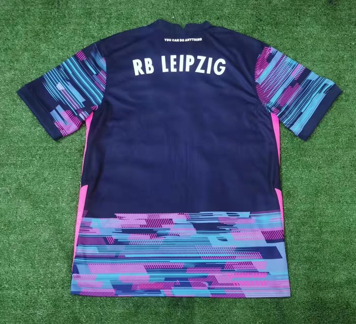 Ropa_NBAFut's tweet photo. 25€ 📩⚽ https://t.co/nkGuheaktS