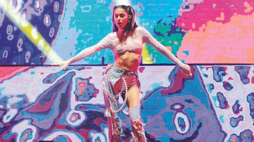 TINIData's tweet photo. Se confirma que el show de TINI en Posadas, Misiones asistieron 100.000 personas https://t.co/wzn0K4WmfJ