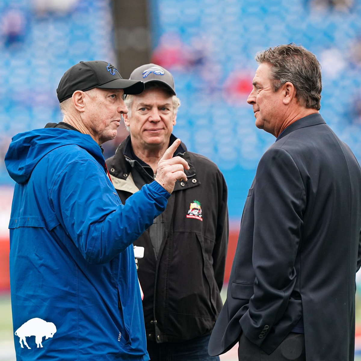 BuffaloBills's tweet photo. The @JimKelly1212 Fan Club. 😉

#MIAvsBUF | #BillsMafia https://t.co/JpZ3i07Mdw