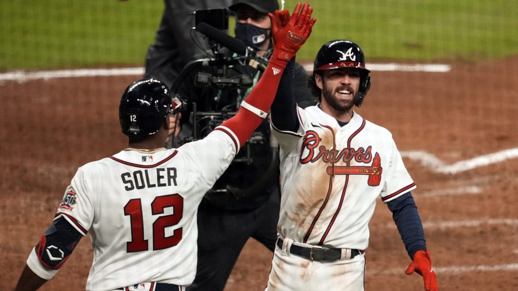noticierovv's tweet photo. #31Oct  Bravos se lleva la victoria ante Astros y pone la serie 3-1 https://t.co/FXy3vDXctj 

#NoticieroVenevision #Deportes #Bracos #Victoria https://t.co/l81AzcGZm4