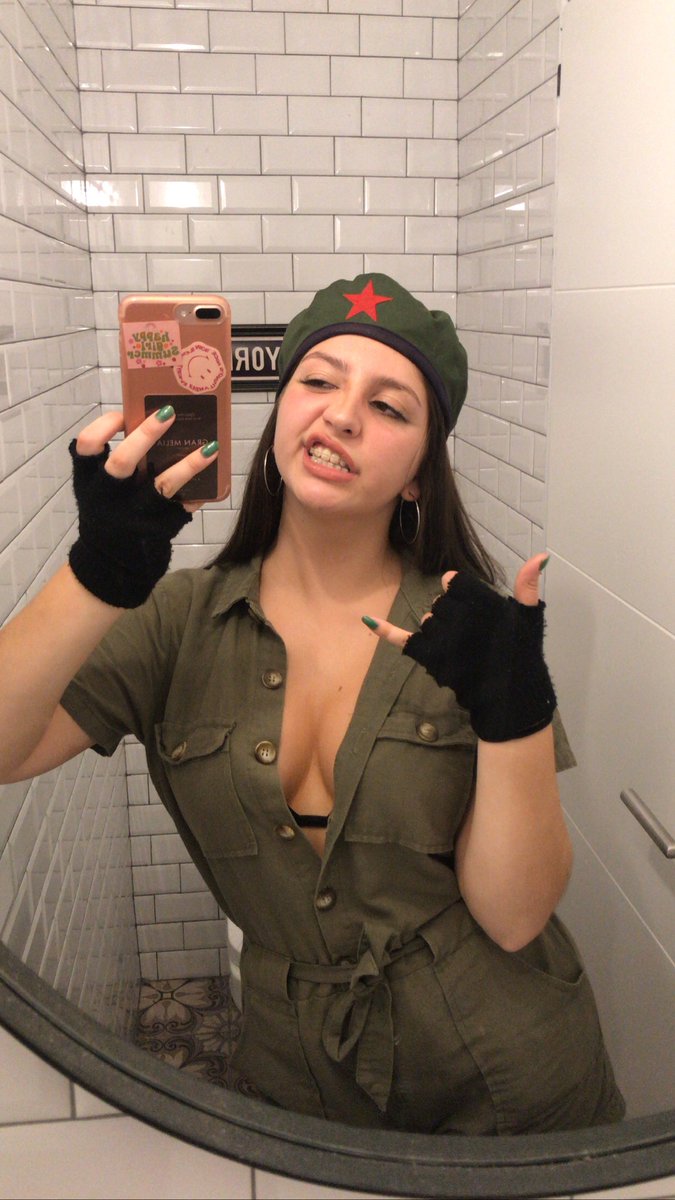 moriirada's tweet photo. @astrobort el che guevara por https://t.co/aAarZFDWfN