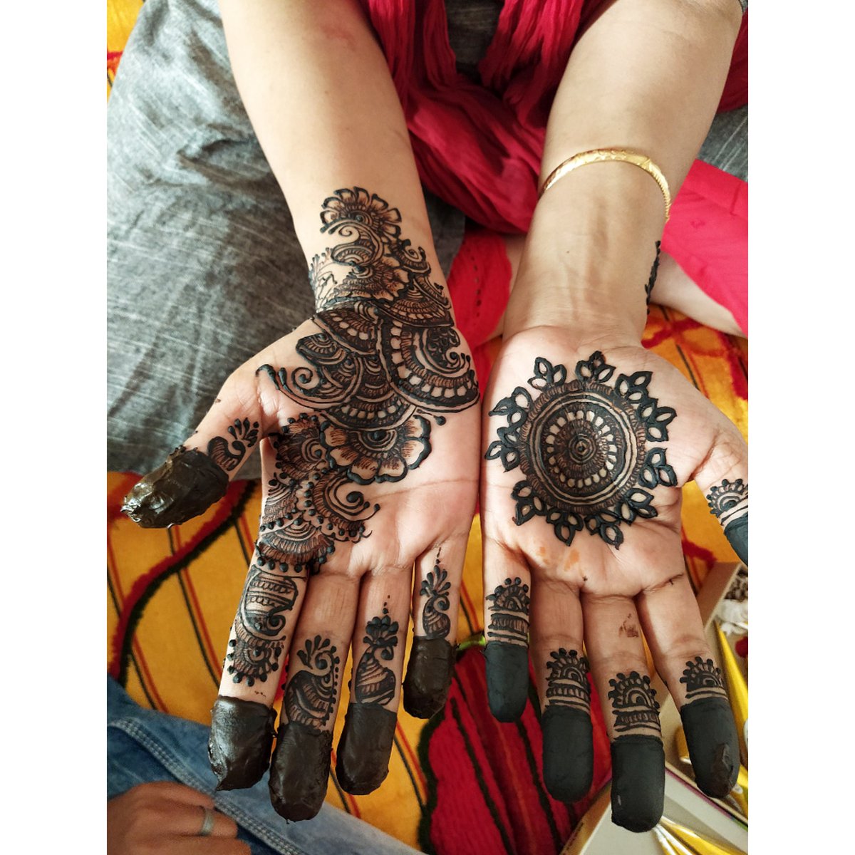 YogendraVishwa's tweet photo. Let e β€οΈ u
#henna #mehendi #hennaart #hennadesigns #mehendihairachnewaali #mehendidesigns #arabic #arabicmehendi #simpledesigns https://t.co/yp01m1G5oi