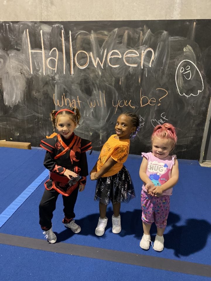 brandonallstars's tweet photo. Our class athletes had a Spooky fun time and dressed up all week long! Check out these super fun costumes from some of our Instructional and Preschool Class athletes! 😍🅱️🅰️💪 #BrandonStrong #HappyHalloween #Tumbling #Cheer #TampaBay #PreschoolClass https://t.co/mslqLCRweX