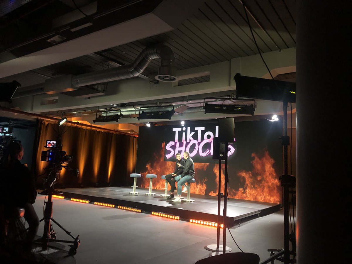 DogmouthTheatre's tweet photo. WE ARE BACKSTAGE AT TIKTOK HQ, TECHING FOR @HeadlongTheatre X @tiktok_uk SHOCKS 👻🕷🎃

JOIN US LIVE ON THE TIKTOK DISCOVER PAGE AT 7PM, TO WATCH @babyleafsaladd’S INTERVIEW XX https://t.co/gHkQwIReAD