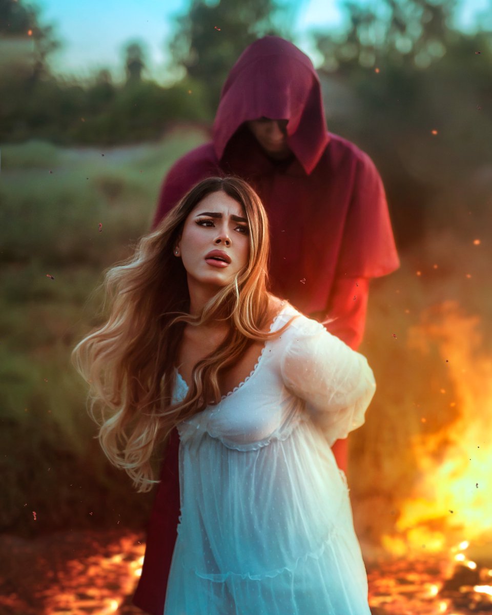 CalobRaeJepsen's tweet photo. Happy Halloween from a photographer / digital artist 🎃 https://t.co/e631p8JgHV