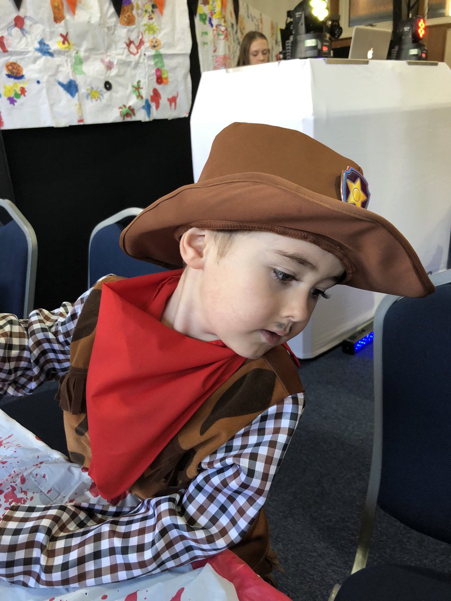Lovenlightorg2's tweet photo. Halloween kids galore lol x Hashtag 
…

#recovery #alcoholic #addiction  #support #behappy #Lanarkshire  #narcotics #cocaine #family #parents #children #cafe #scotland #spiritual #support #mentalhealth #anxiety #holistic #soberlife  #12steps  #love #help #courage #trauma #clean https://t.co/Uk4Cv4uUZB