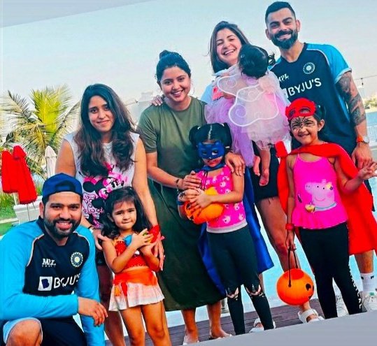imr_right777's tweet photo. #INDvsNZ
Indian players are busy in halloween https://t.co/Bl5197eC3b