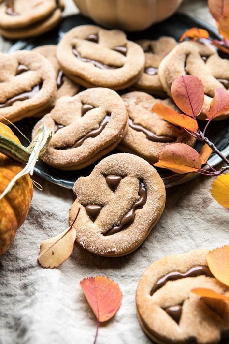 Hadjiloves_you's tweet photo. Добрый вечер, апельсинки 🎃!!)
Как проходит ваш день?)
Праздник–праздником,а про ужин забывать нельзя!!
Обязательно поужинайте и выпейте нужные вам медикаменты 🍭
Счастливого Хеллоуина и приятного аппетита♡ https://t.co/QT60YFFEUg