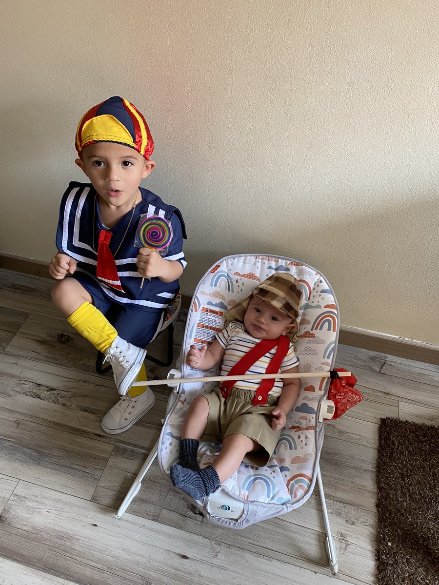 dianacabrerat's tweet photo. Mi Kiko y mi Chavito del 8… los amo hijos #Mateo y #Samuel https://t.co/FJhlprMrrX